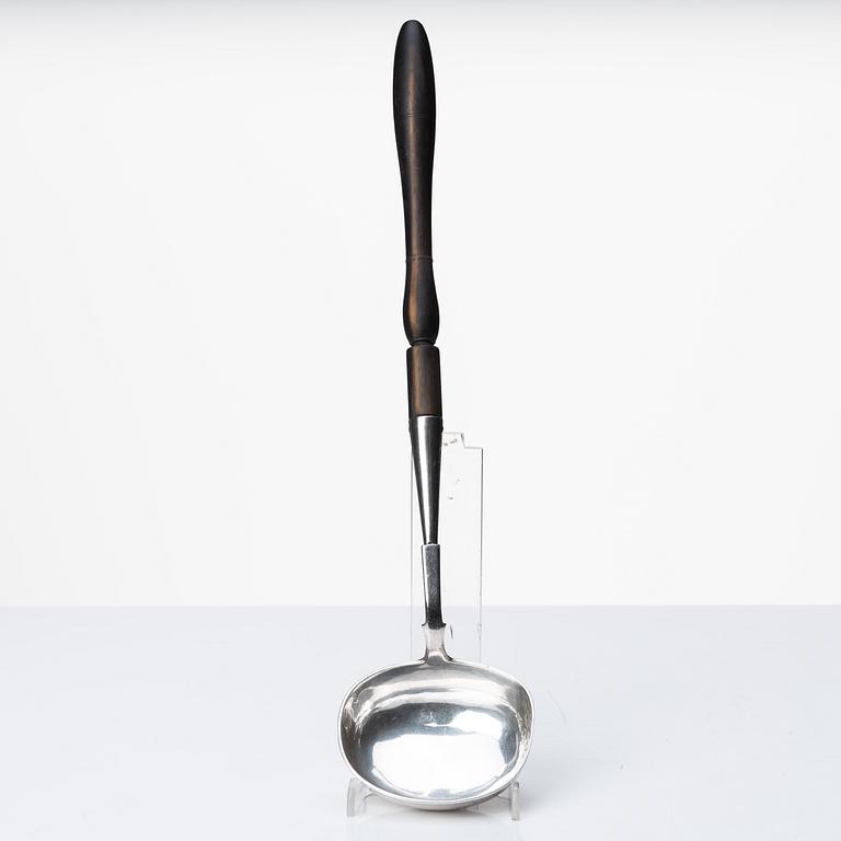 Soppslev, silver med träskaft, Moskva 1855.