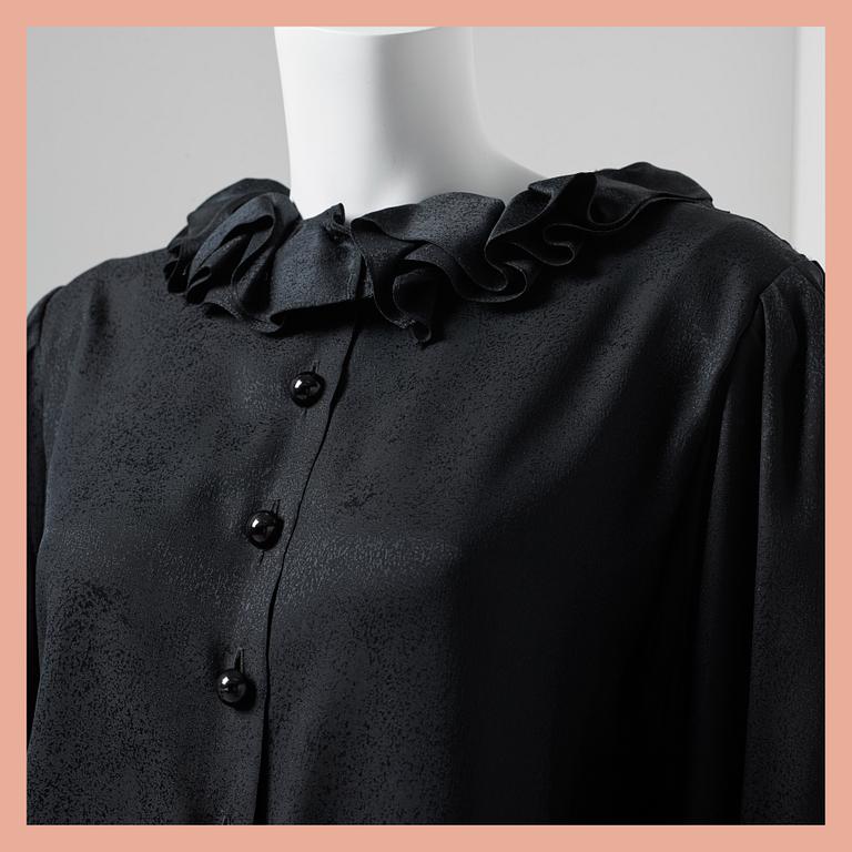 BLUS, Yves Saint Laurent, fransk storlek 42.