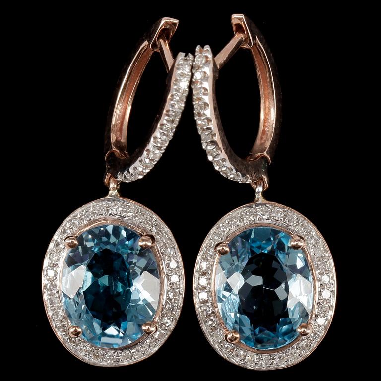 ÖRHÄNGEN, ett par 14k roséguld m blå topas tot ca 5ct och kransar av små briljantslipade diamanter. Tot vikt ca 5,2 g.