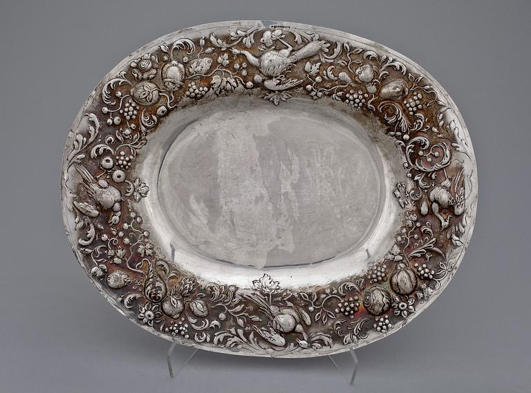 PRESENTERFAT, silver, barockstil, Sundberg Västerås 1928. Vikt ca 840 gram.