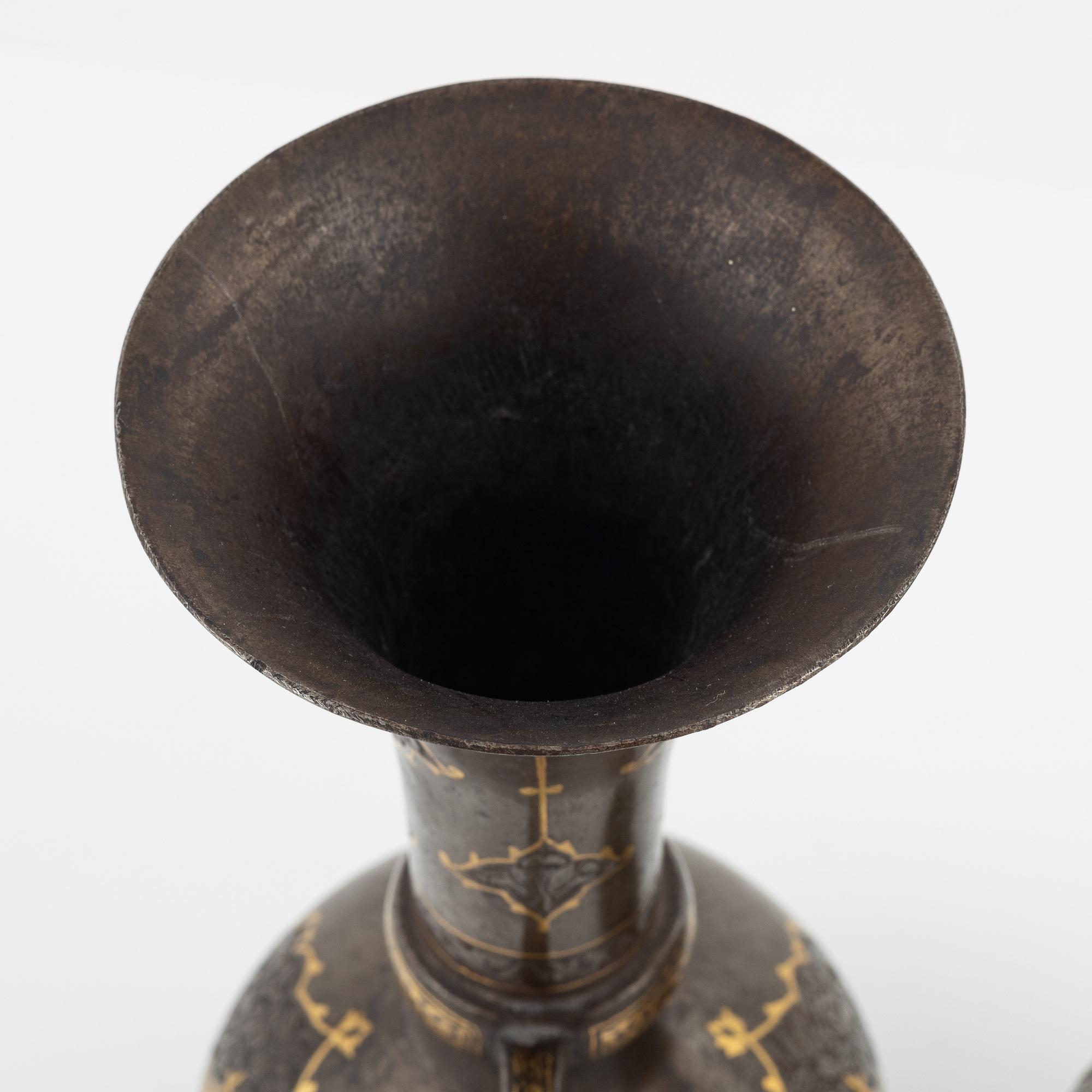 A pair of Persian vases, end of the 19th Century.
