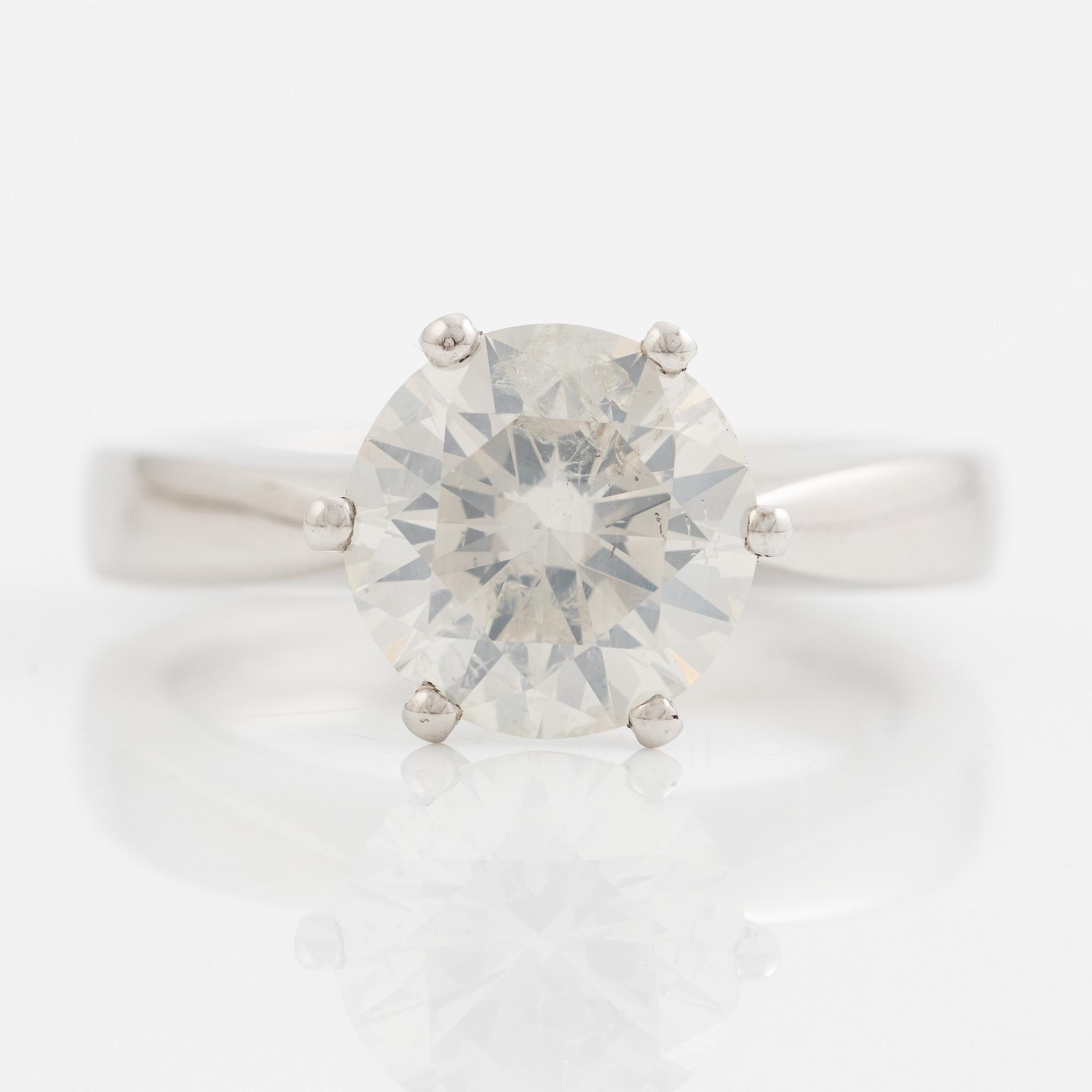 Ring, Atelier ajour, 18K white gold with brilliant-cut diamond.