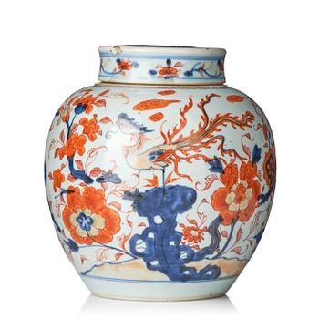 1086. An imari jar wtih cover, Qing dynasty, 18th century.