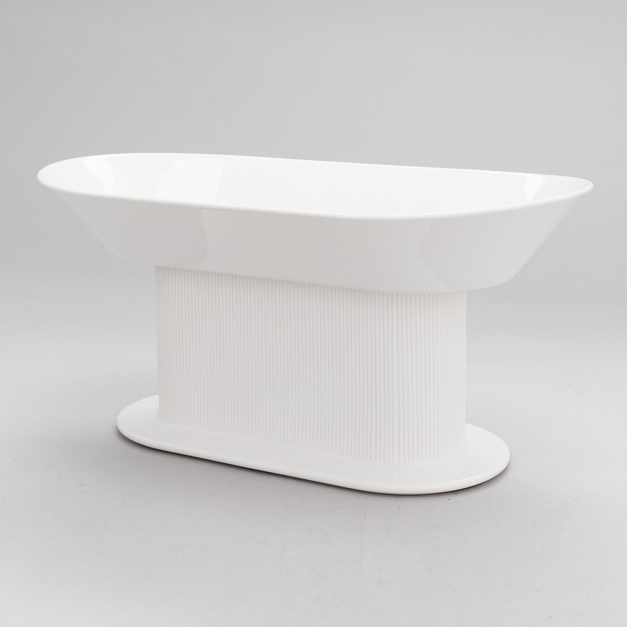 Heikki Orvola, a serving dish 'Fontana', Arabia Pro Art Collection Finland.