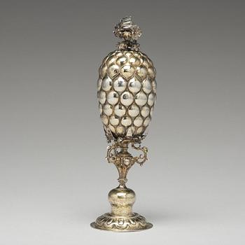 A Danzig 17th century silver-gilt grape cup, mark of Johann Gottfried Holl, Danzig (1678-1700).