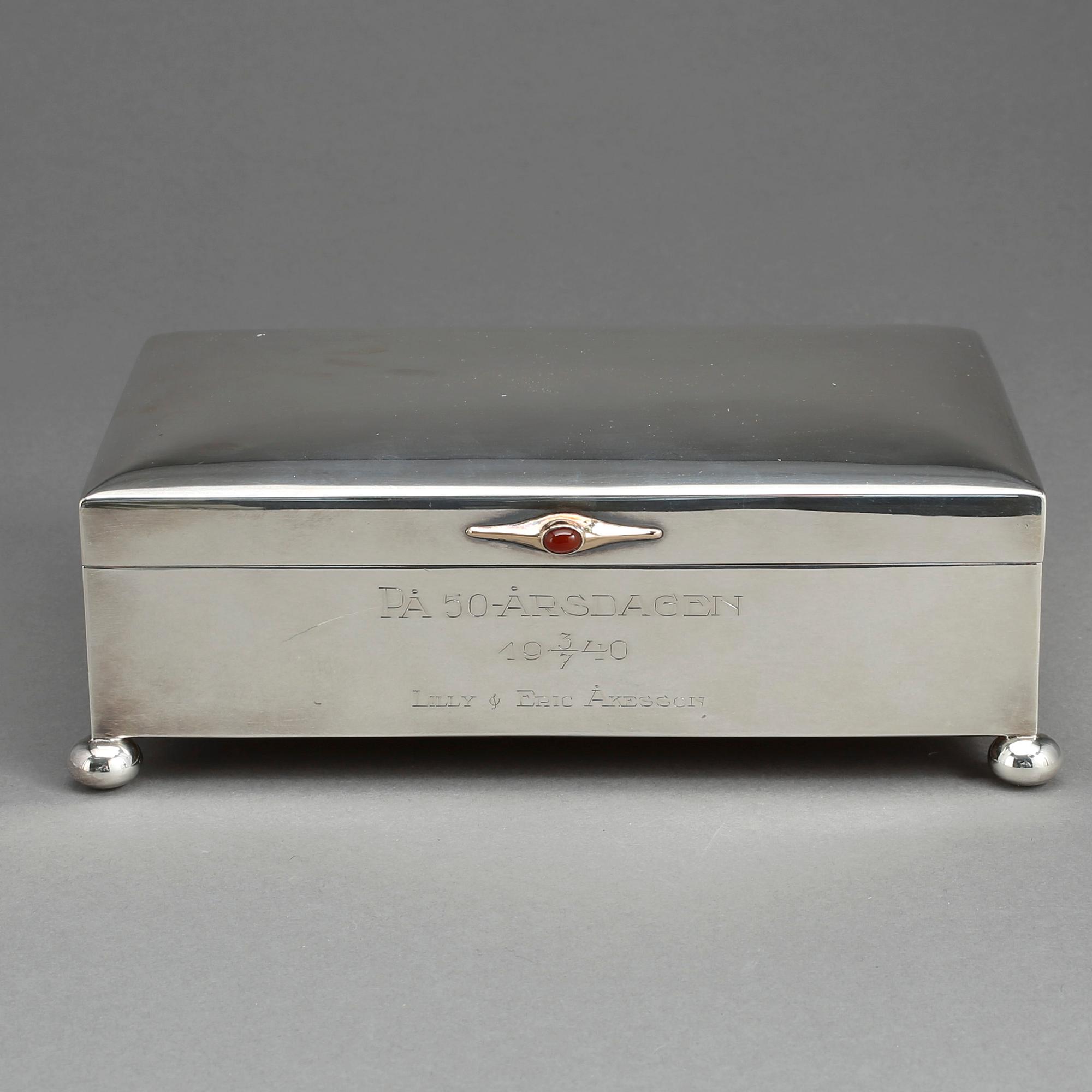 SKRIN, silver, GAB, Stockholm, 1928. Vikt inkl inredning i trä ca 926 gram.