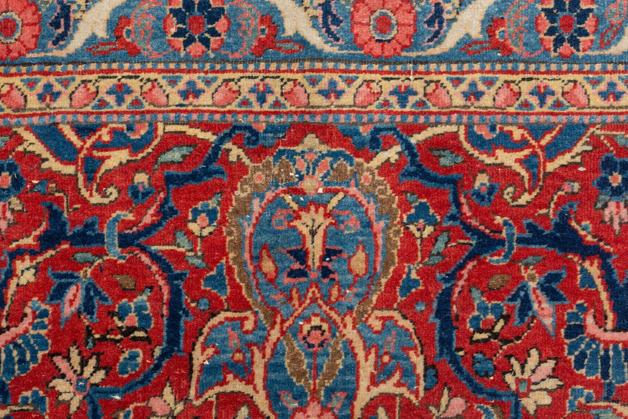 A carpet, semi-antique, Kashan, ca 443,5 x 314,5 cm.