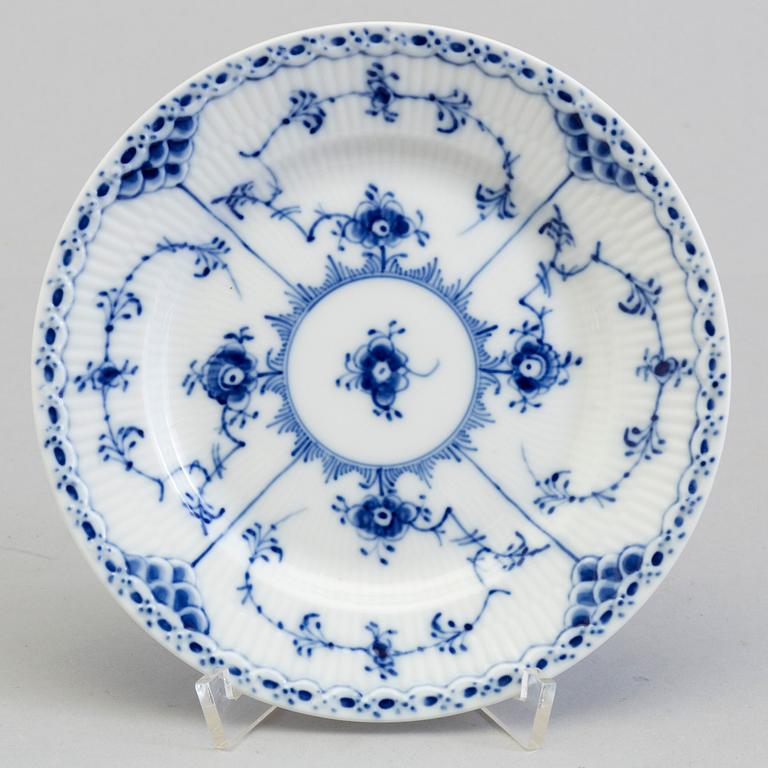 A COFFEE-SERVICE, 19 parts (12+6+1), porcelain, Royal Copenhagen, Denmark.