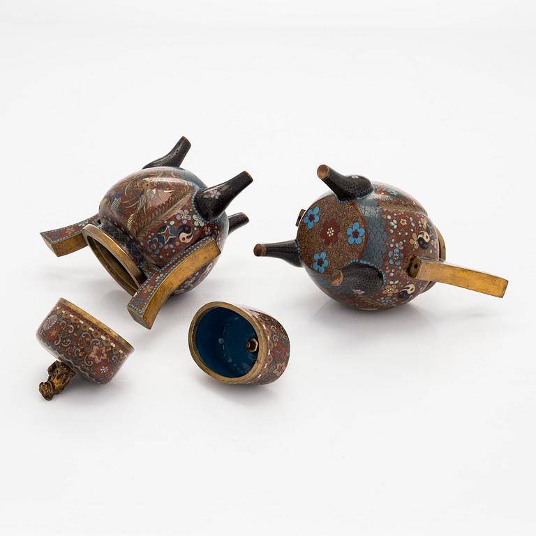 Suitsukeastioita, 2 kpl, vuosisadan vaihde 1800/1900.