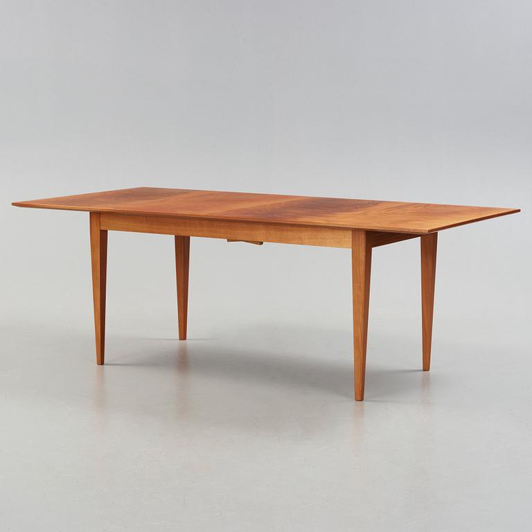 Josef Frank, matbord, Firma Svenskt Tenn, modell 752, efter 1985.