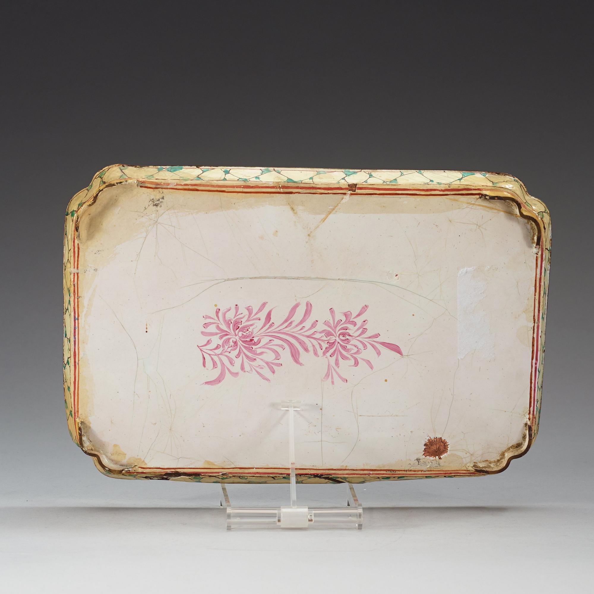 BRICKA, emalj på koppar. Qing dynastin, Qianlong (1736-95).