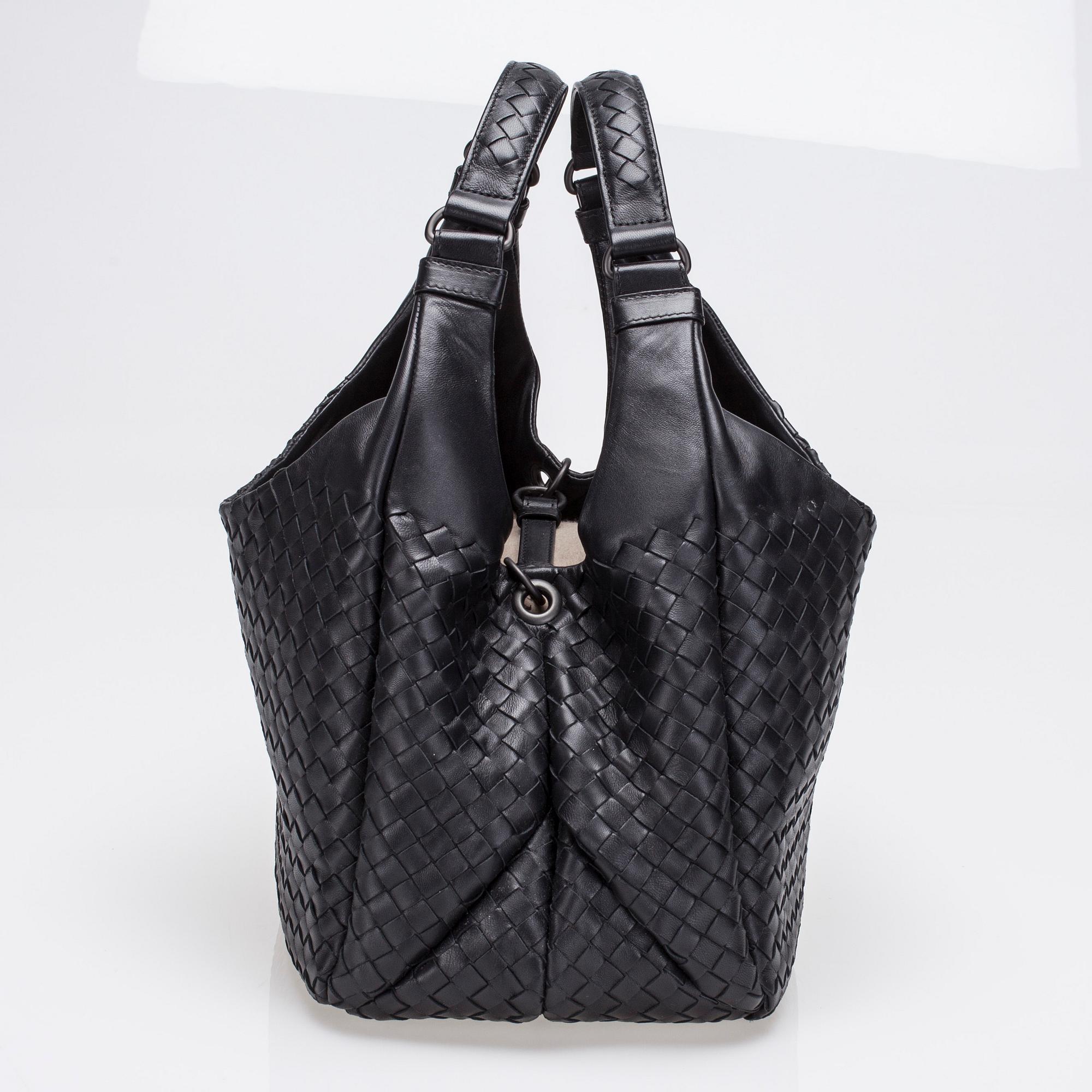 VÄSKA, Bottega Veneta.