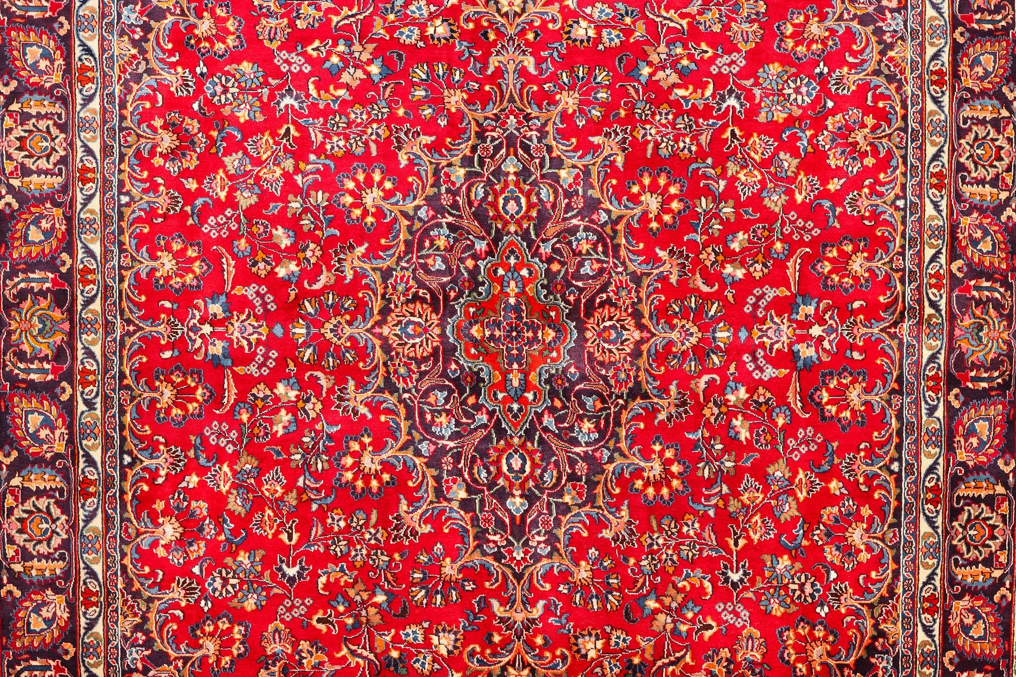 Matta, Meshed, ca 382 x 287 cm.