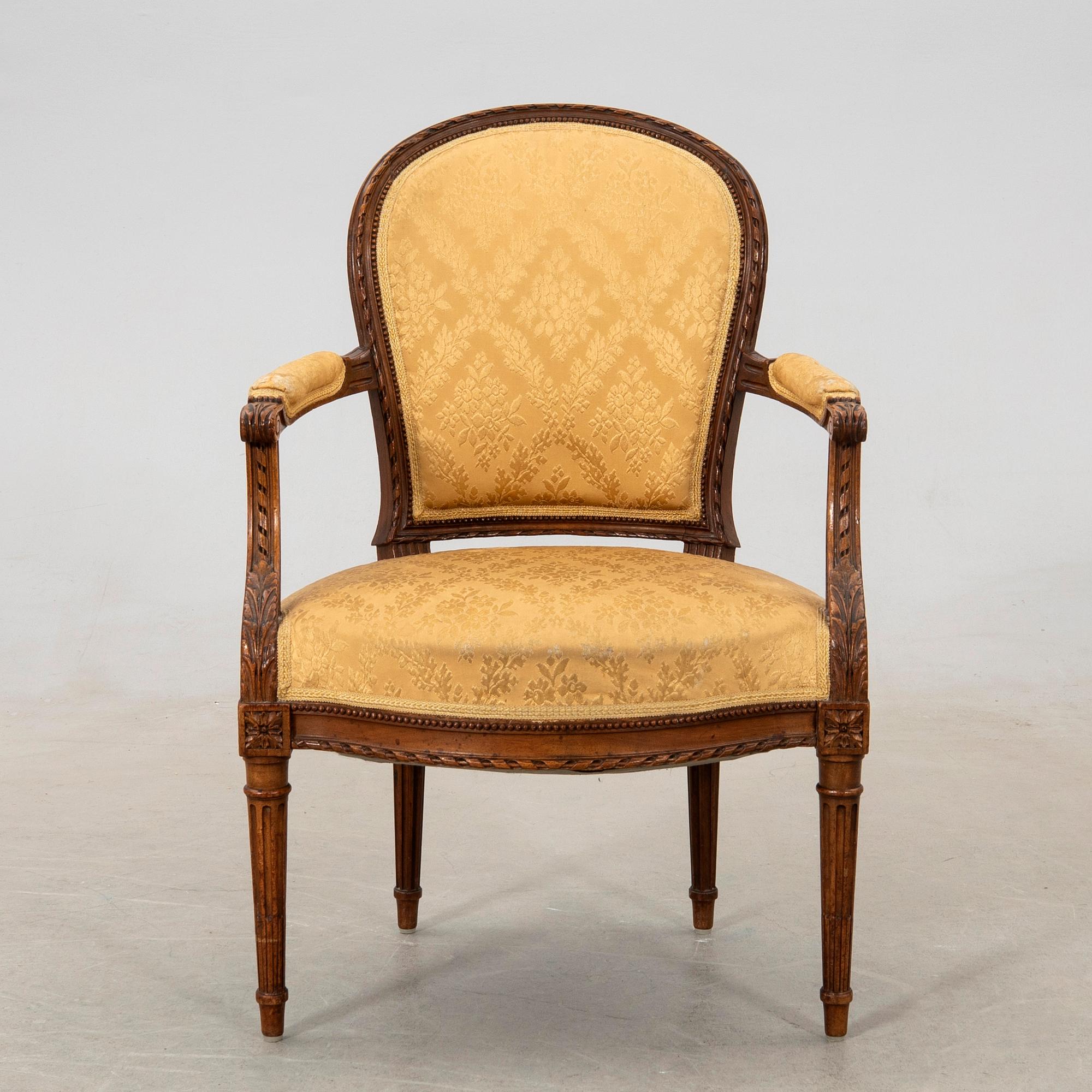 Armchair Louis XVI style, first half of the 20th century.