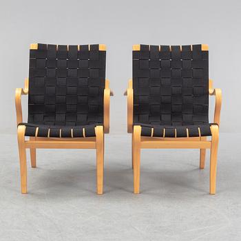 Bruno Mathsson, a pair of 'Mina' easy chairs from Bruno Mathsson International.