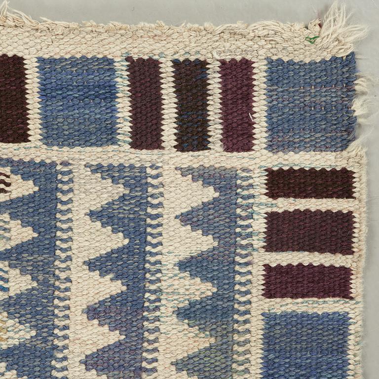 BARBRO NILSSON, matta, rölakan, 251 x 196,5 cm, "Salerno blå", signerad AB MMF BN.