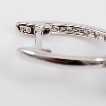 ÖRHÄNGEN, 1 par, blå safirer totalt ca 1,90 ct, diamanter totalt ca 0,55 ct.