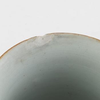 Mugg, porslin, Kina, Qingdynastin, Qianlong (1736-95).