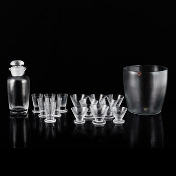 VICKE LINDSTRAND, a 16-piece 'Iced' glass service, Orrefors.