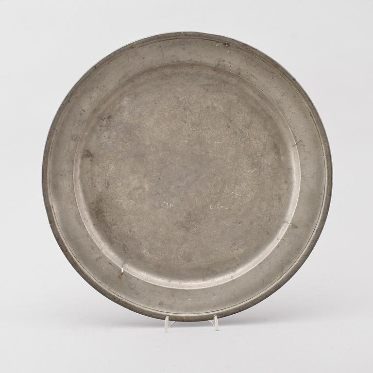 FAT, tenn, otydliga svenska stämplar Arboga 1761.