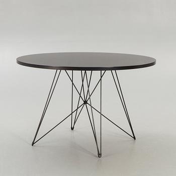 Andreis & Hiroko van Onck, table, "Tavolo Xz3" for Magis.