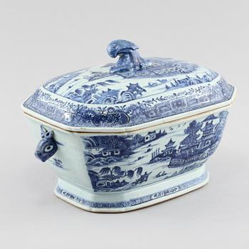 TERRIN, porslin, Kina, 1700-tal.