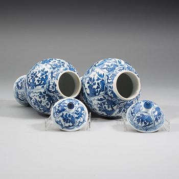 Two blue and white vases with covers, Qing dynasty, 18th Century.