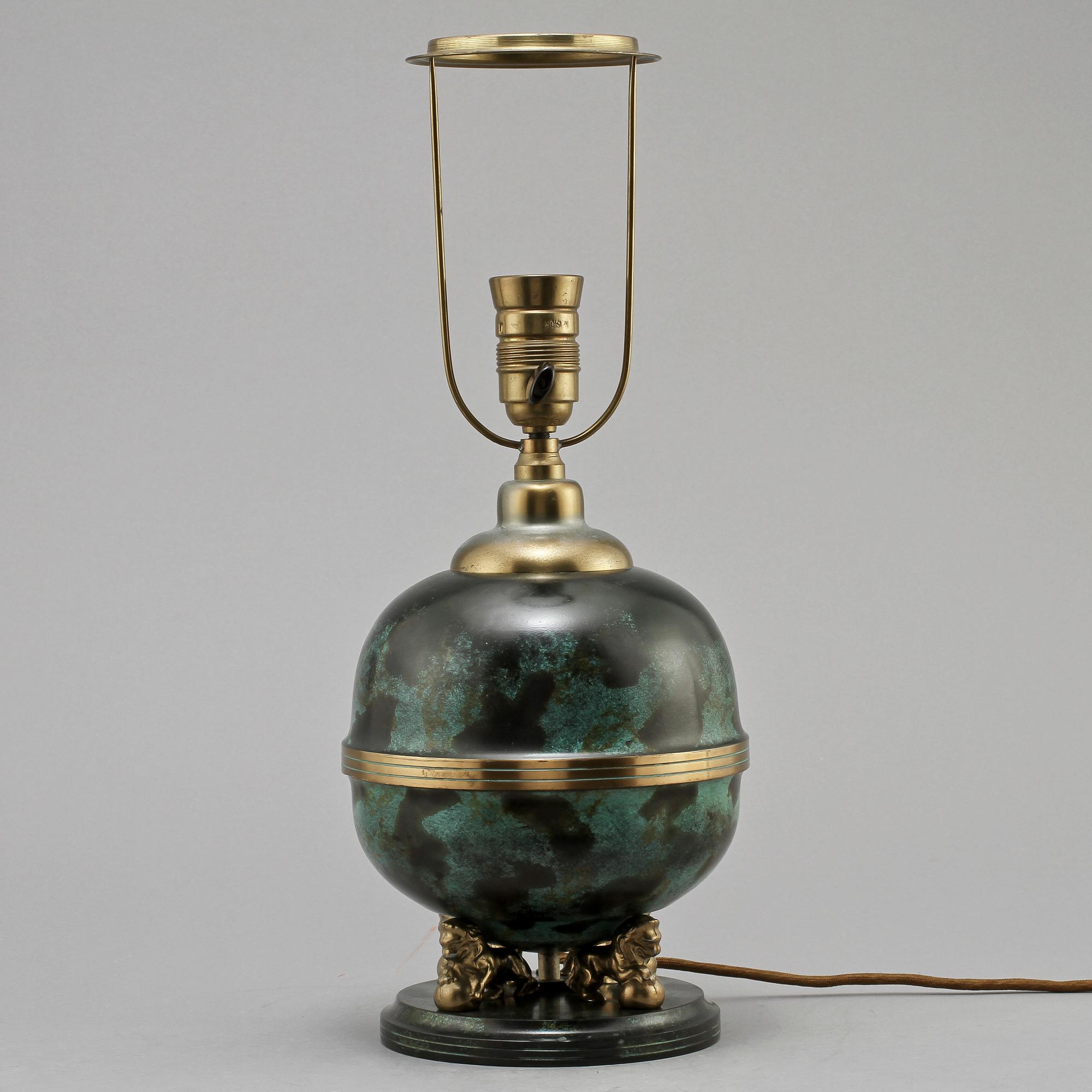 BORDSLAMPA, 1900-talets andra kvartal.