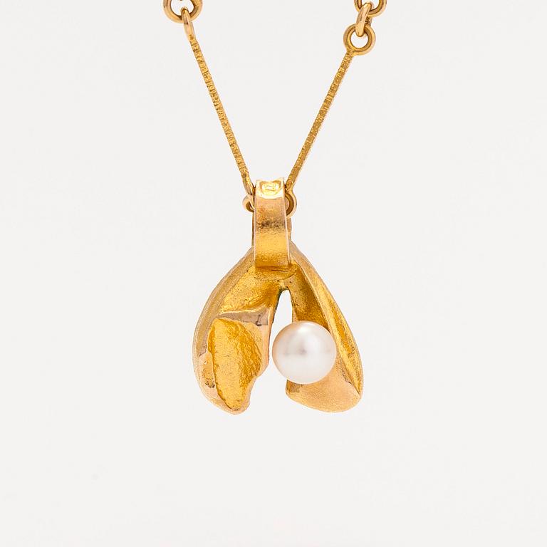 Björn Weckström, A 14K gold and cultured pearl necklace, 'Tundra flower' for Lapponia 1977.