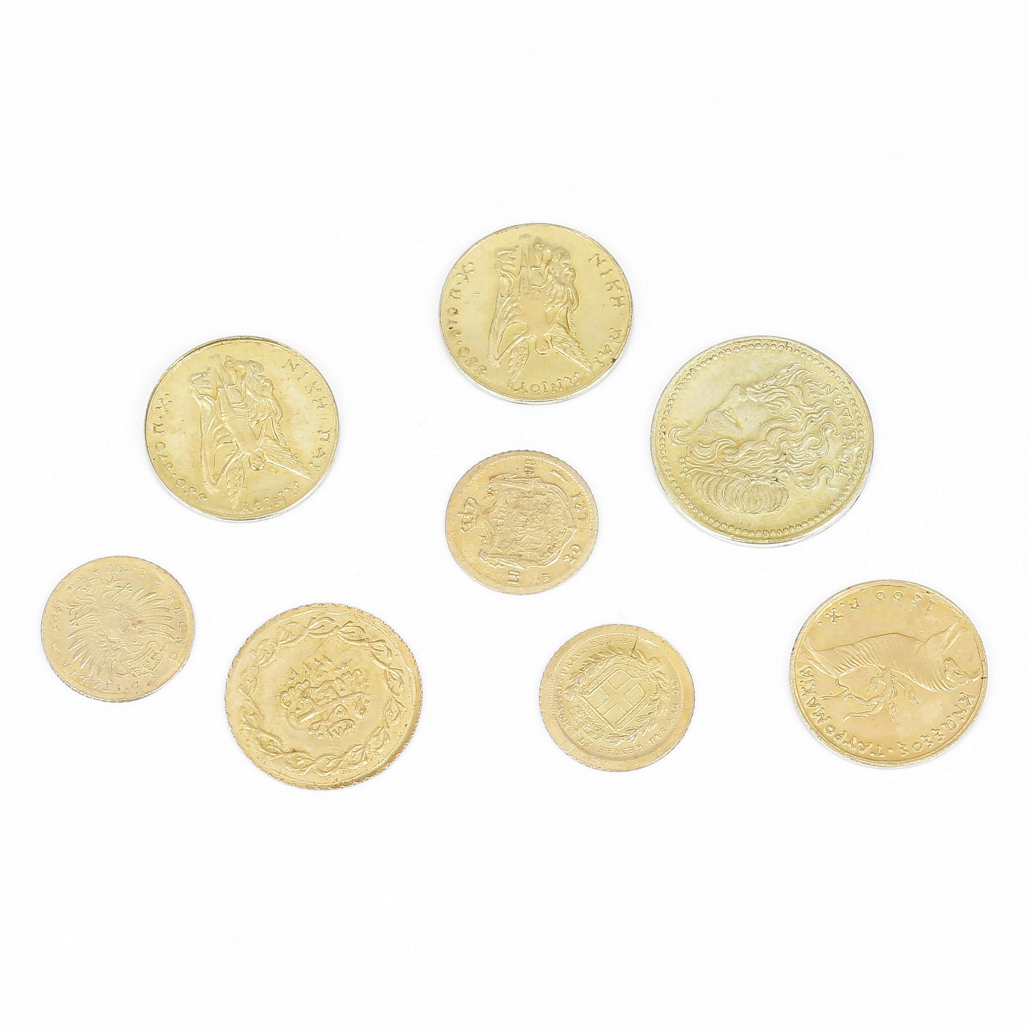GULDMYNT, 8 stycken. Bl a Italien, Grekland och med arabisk text. 1800-1900-tal. Troligen ca 20 karat. Vikt ca 5,2 gram.