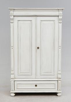 KLÄDSKÅP, 1800-talets andra hälft.
