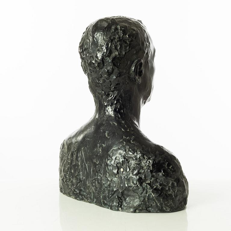 Gudmar Olovson, sculpture. Signed. Numbered. Foundry mark. Bronze, height 49 cm, length 42 cm.