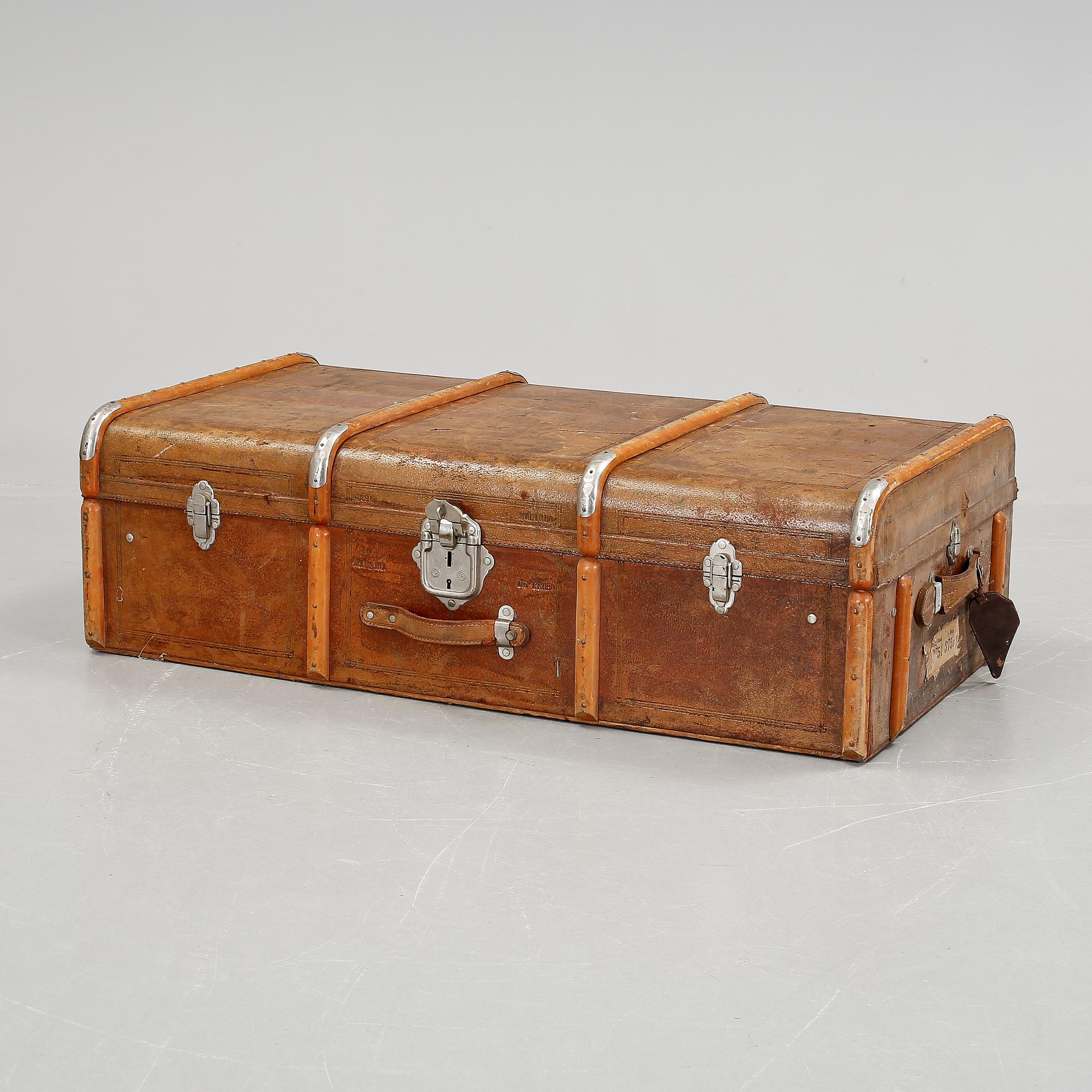 KOFFERT, 1900-talets början.