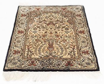 Matta, orientalisk, silke, ca 93 x 63 cm.