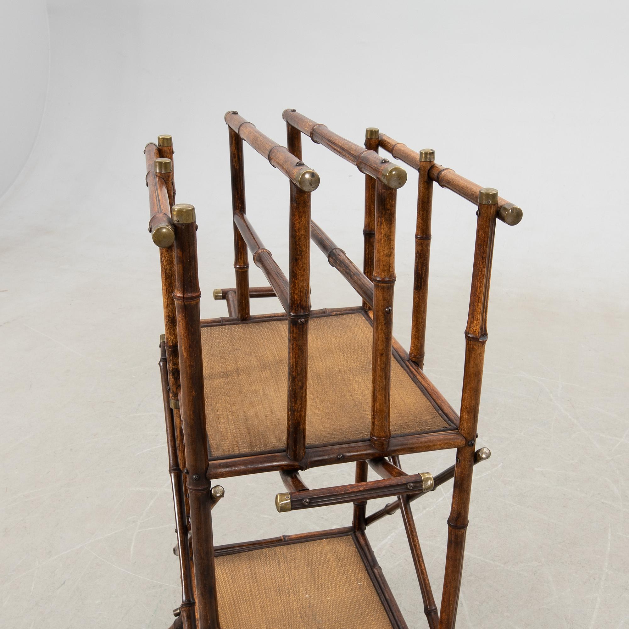 Tidningsställ, 1900-tal.