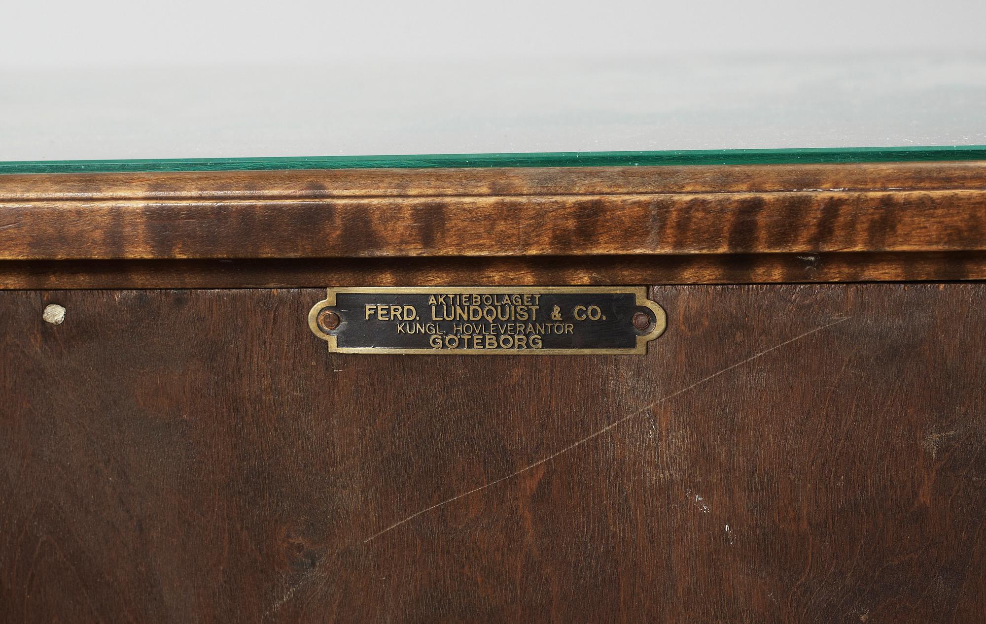 SÄNGBORD, ett par, Ferdinand Lundquist & Co, Göteborg, 30/40-tal.