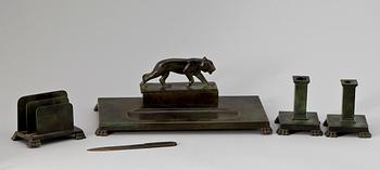 SKRIVBORDSSET, brons, 5 delar, 1900-tal.