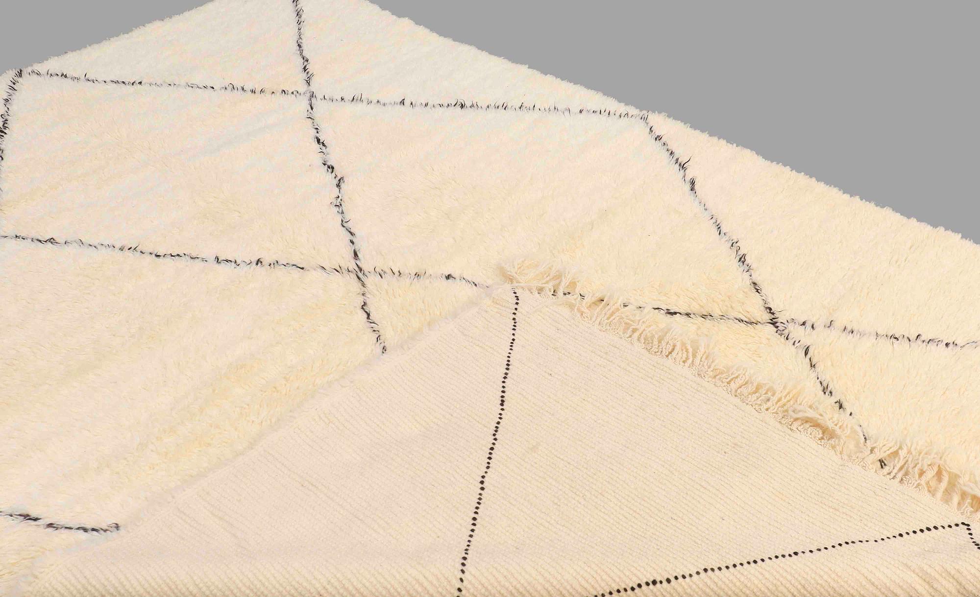 MATTA, Marocko, ca 310 x 205 cm.