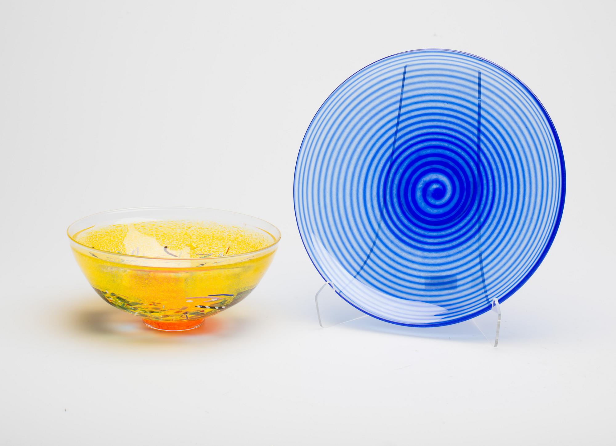 SKÅL samt FAT, Kosta Boda, Bertil Vallien och Gunnel Sahlin, 1900-talets senare del.