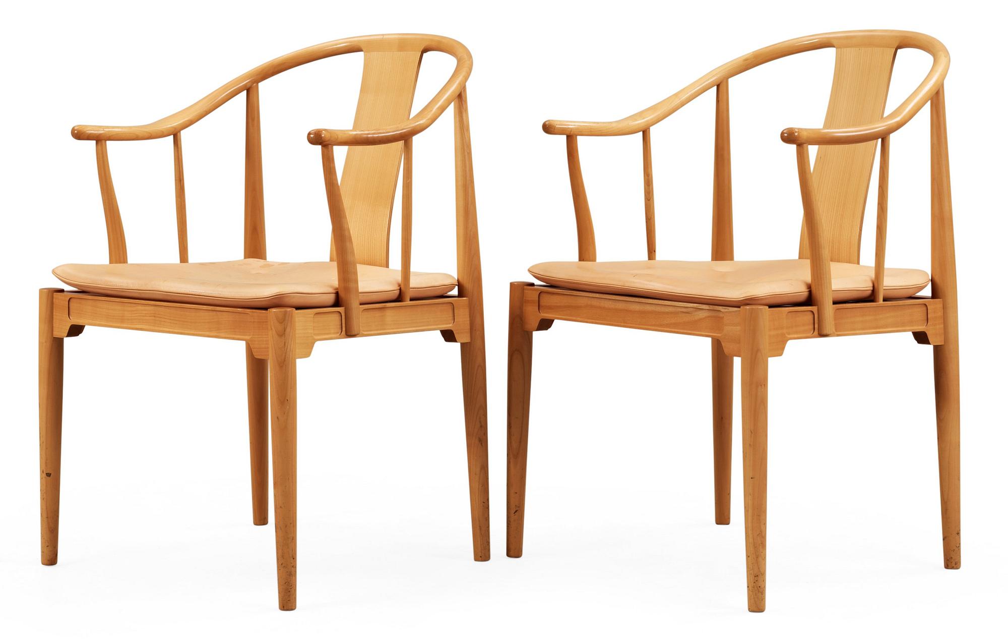 HANS J WEGNER, "Kinastolen", ett par, Fritz Hansen, Danmark  1988.