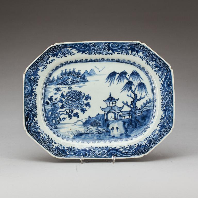 STEKFAT, porslin, Kina Qianlong (1736-95).