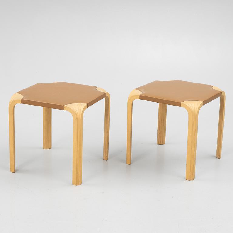 Alvar Aalto, pallar, ett par, modell X601, Artek.