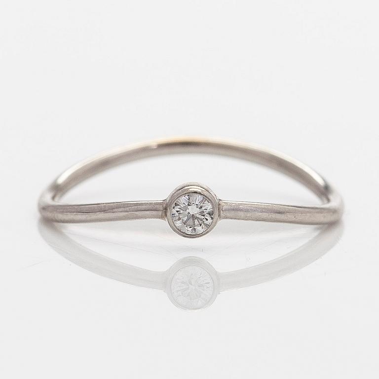 Tiffany & Co, Elsa Peretti, ring, "Wave", platina med briljantslipad diamant.