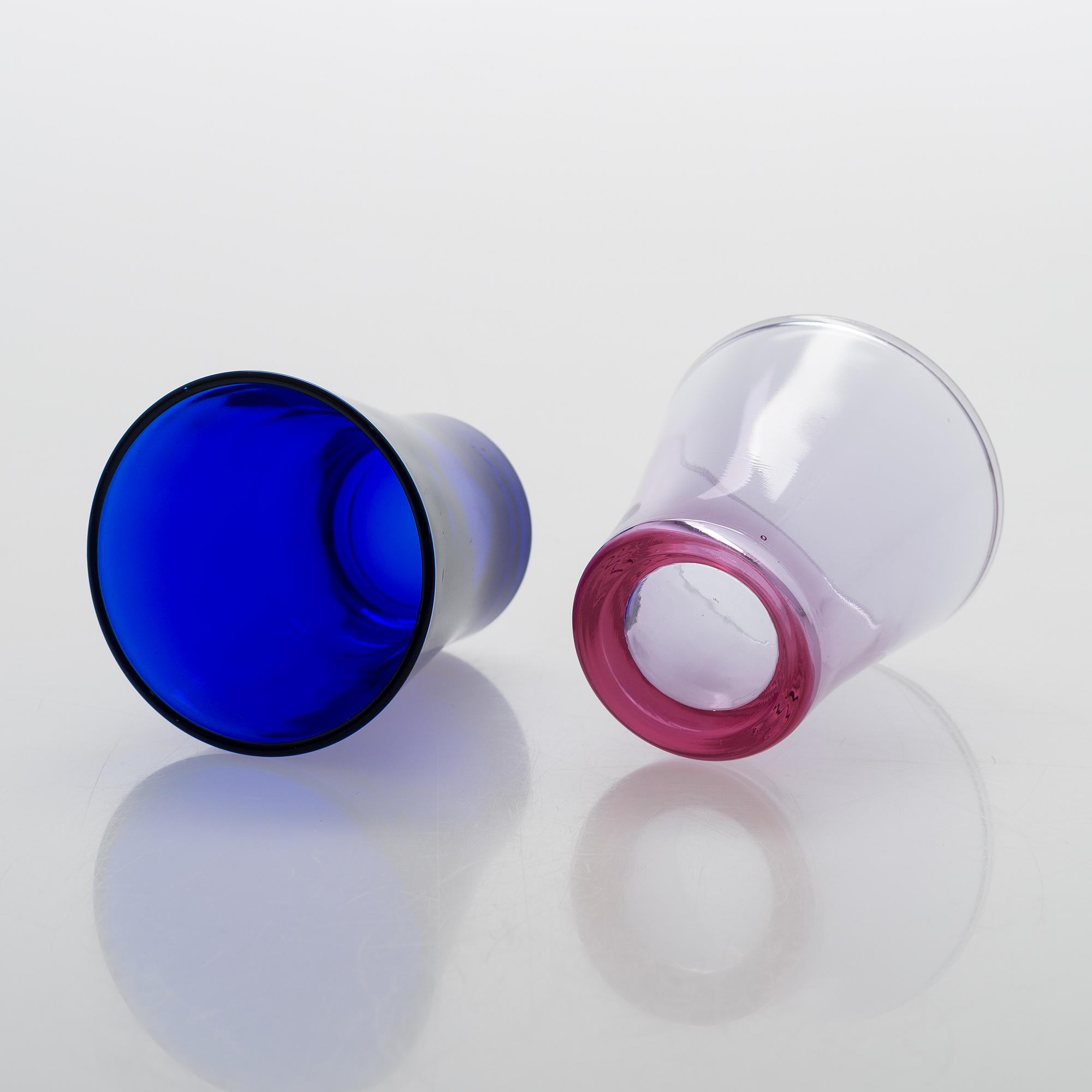 Dricksglas, 11 st och kannor, 3 st för Riihimäen Lasi Oy, 1950-tal.