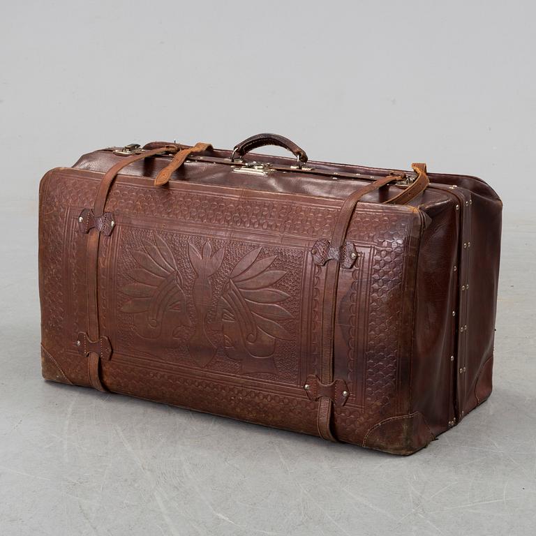 An early 20th century bag.