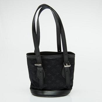 VÄSKA, "Satin Mini Bucket", Louis Vuitton.