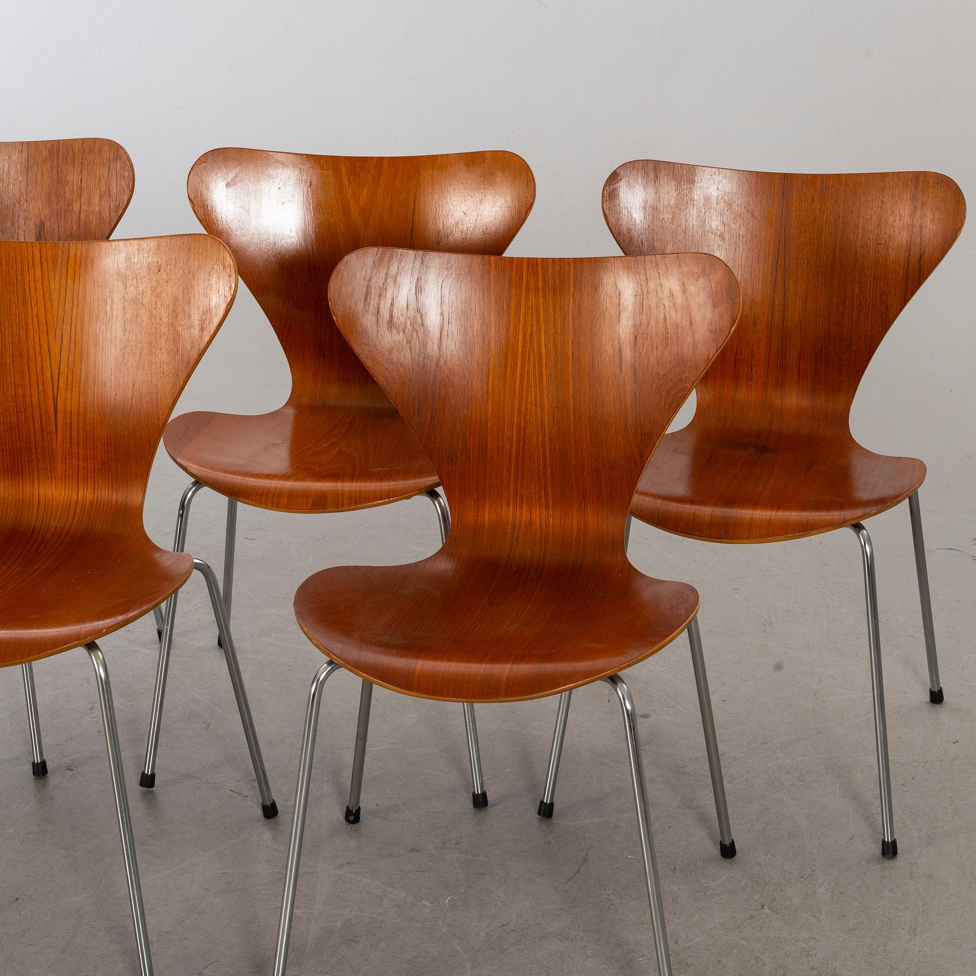 ARNE JACOBSEN, stolar 5 st "Sjuan för Fritz Hansen Danmark sent 1900-tal.
