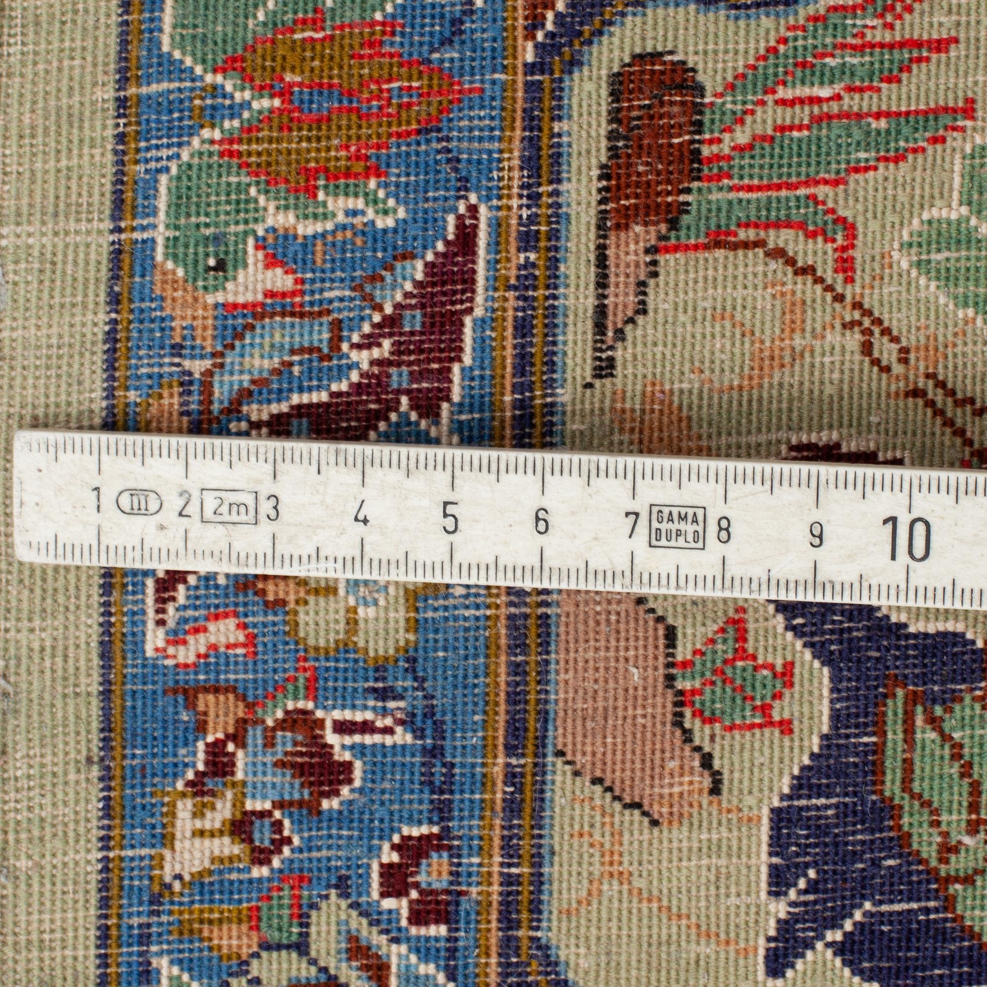 MATTA, Old figural Isfahan, part silk ca 160 x 101 cm.