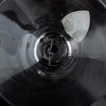 Gunnar Cyrén, a 'Helena' glass service, 33 pieces. Orrefors.