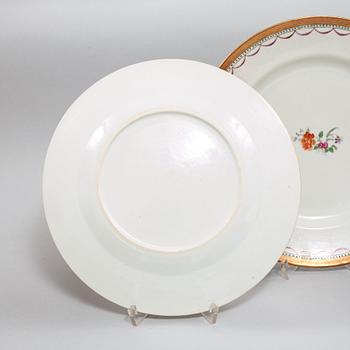 An export porcelain famille rose dinner service, Qing dynasty, Qianlong (1736-1795). (24 pieces).